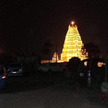 Ranjana Guesthouse ฮัมปี ภายนอก รูปภาพ